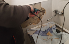 Pucanje cevi iza pločica – profesionalna popravka